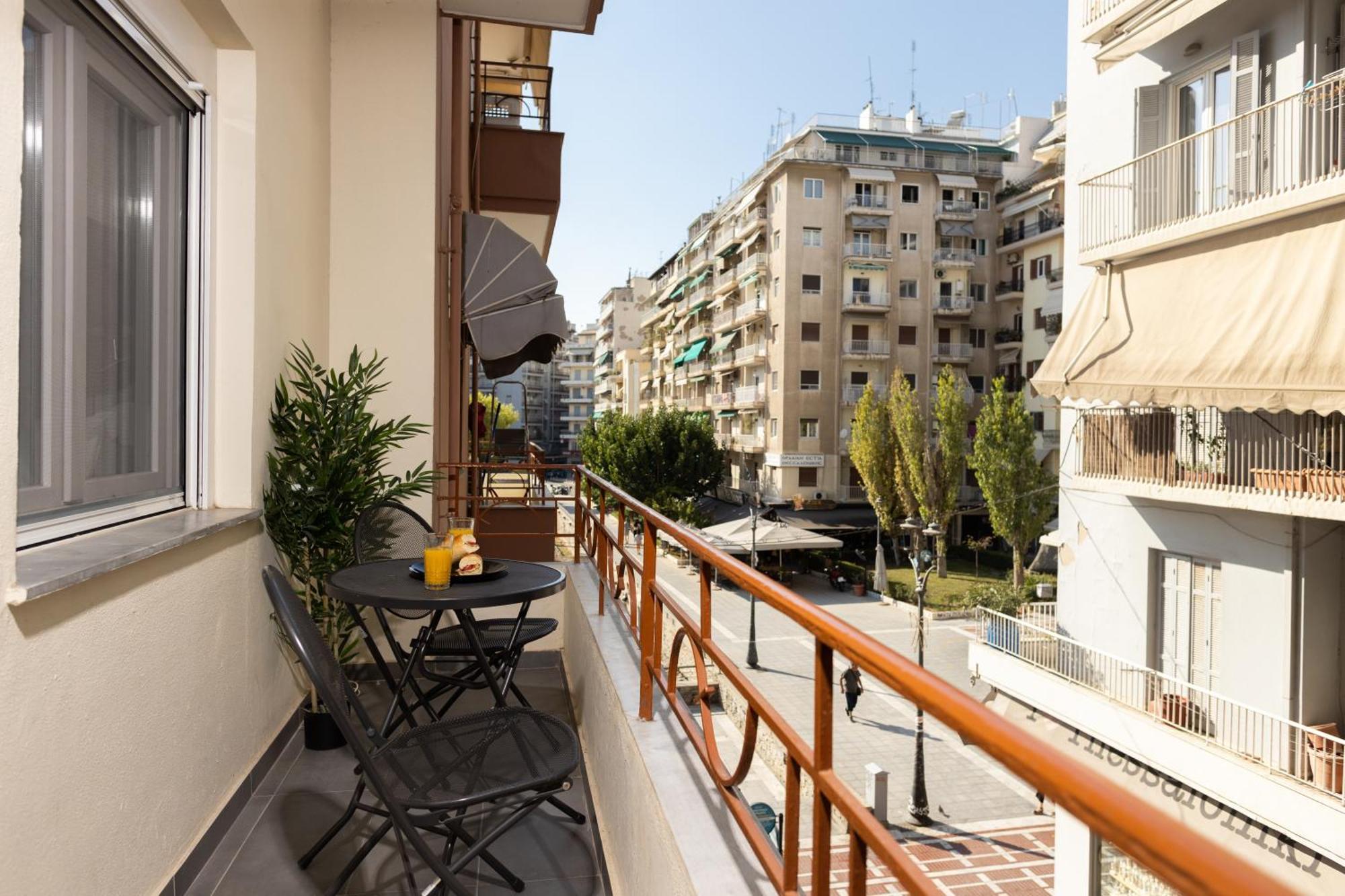 Starlights Wonderful View Apartments By Binobi! سالونيك المظهر الخارجي الصورة